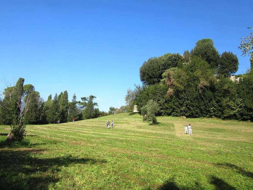 The formal garden in Castello del Gallo